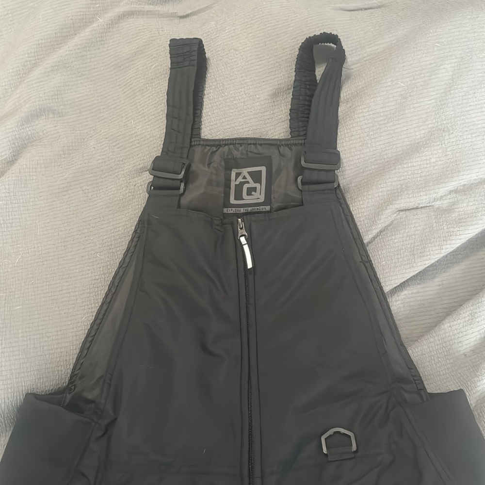 Women’s snow bibs